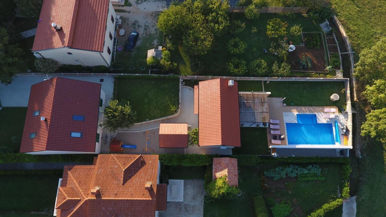 Вилла Kameni Dvori Donji Prolozac Экстерьер фото